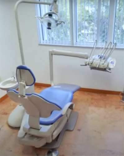 Dr. Vivian Kunstmann Dentist Chair